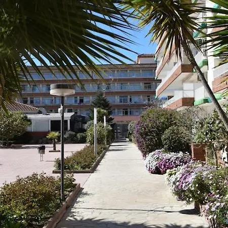 Apartment Alegre Apto Con Piscina, A 300m De La Playa.