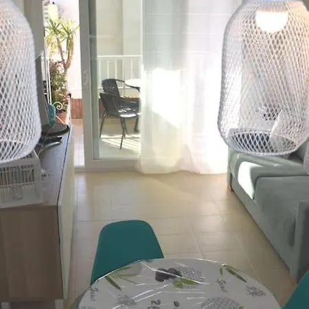 Alegre Apto Con Piscina, A 300m De La Playa. Apartment *